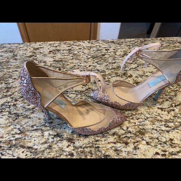 Betsy Johnson heels - Picture 2 of 4